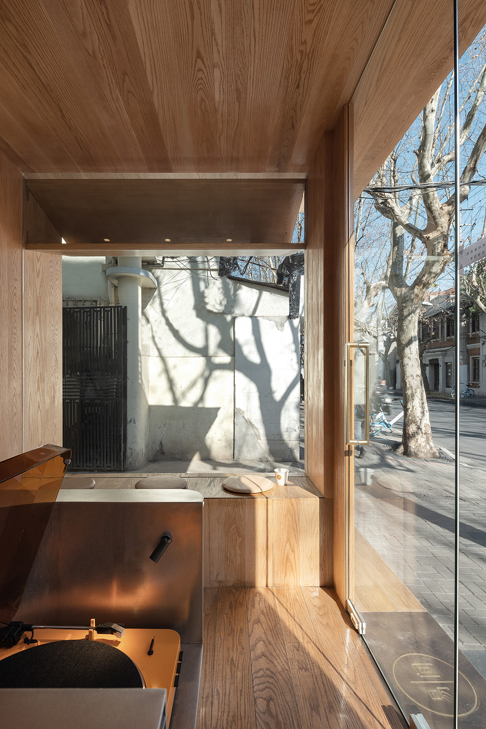 yijian cafe china by golucci interior architects
