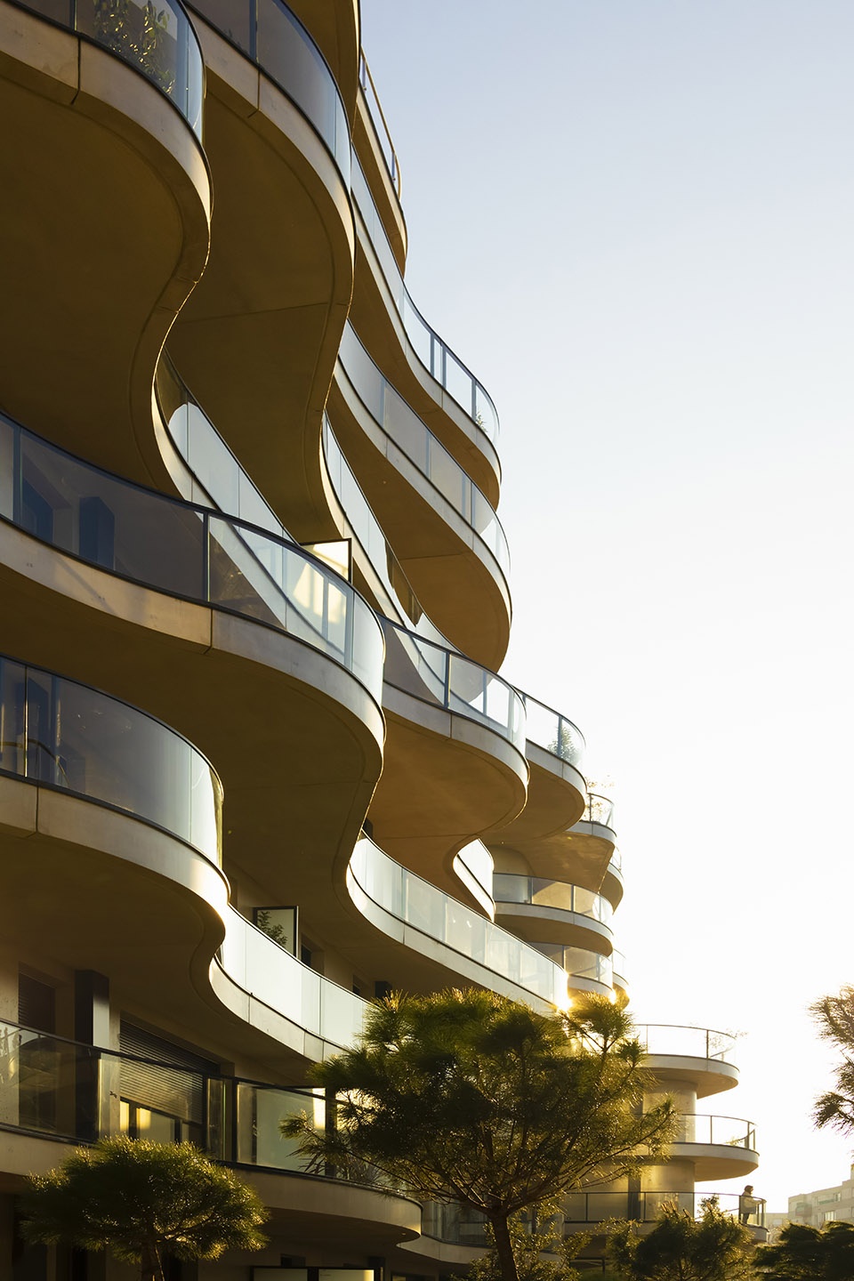 courbes residential building by christophe rousselle architecte