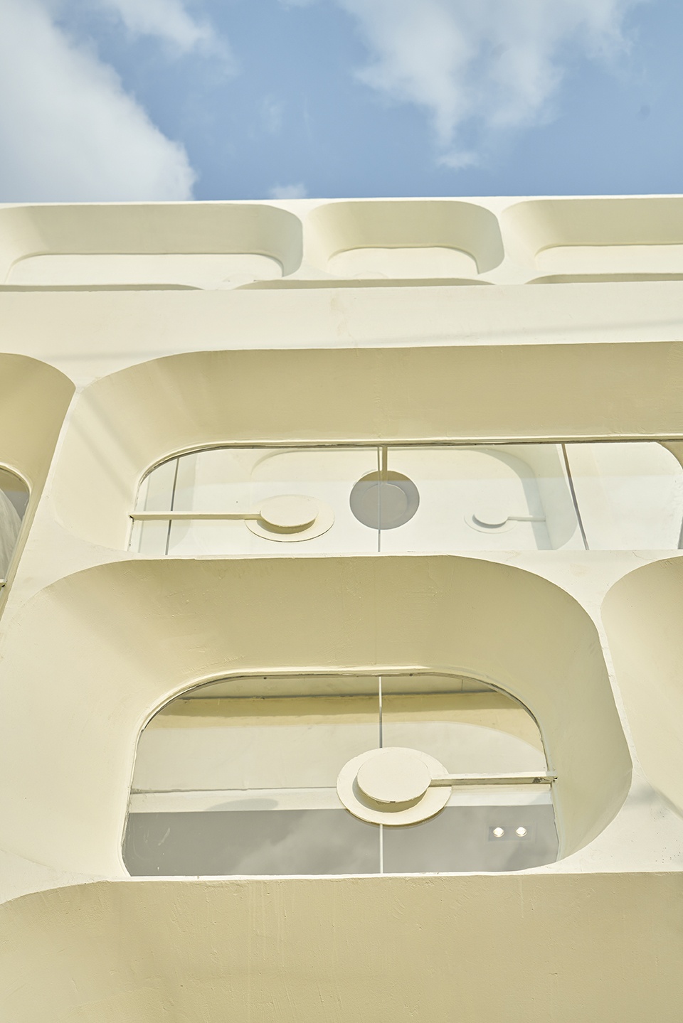 libe flagship by red5studio