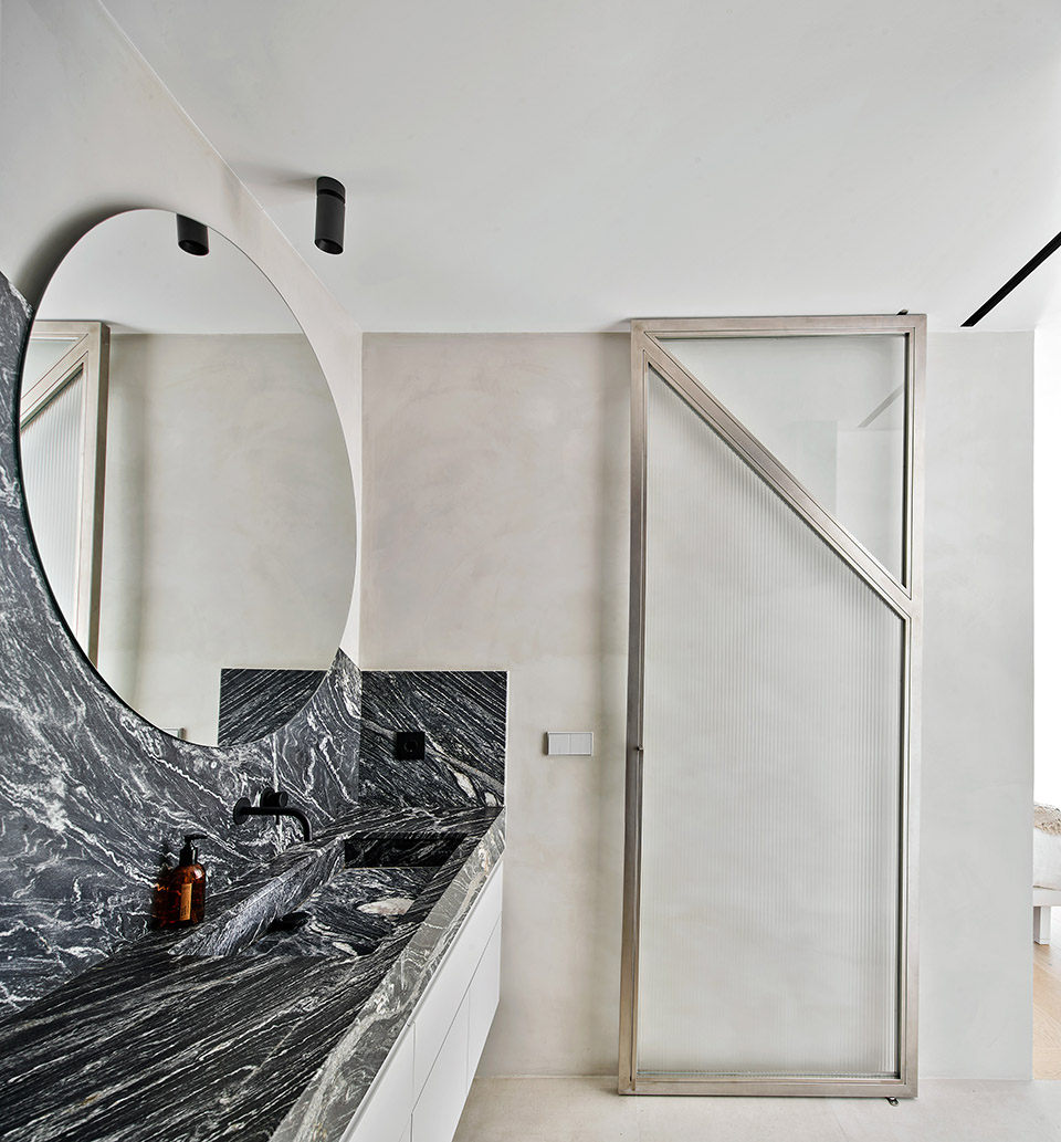 Residence 0110 by Raul Sanchez Architects