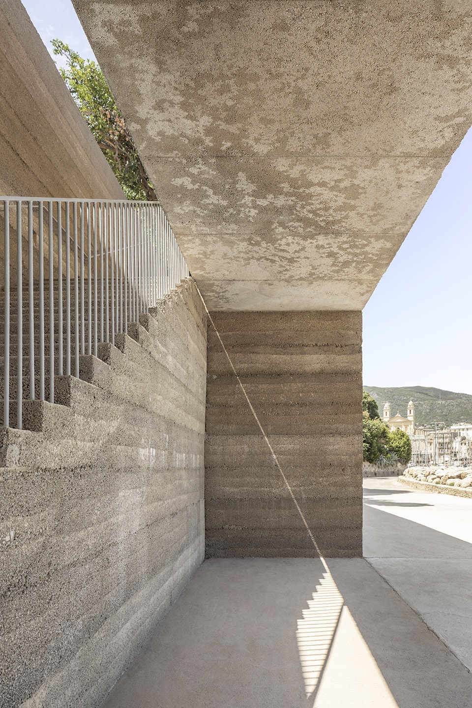 MANTINUM Buzzo Spinelli Architecture