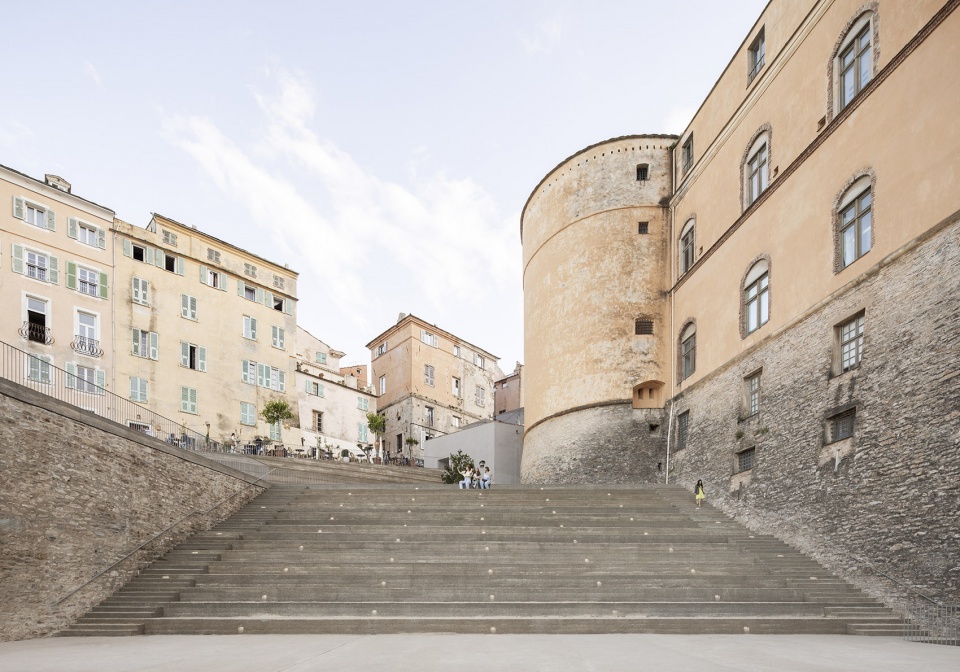 MANTINUM Buzzo Spinelli Architecture