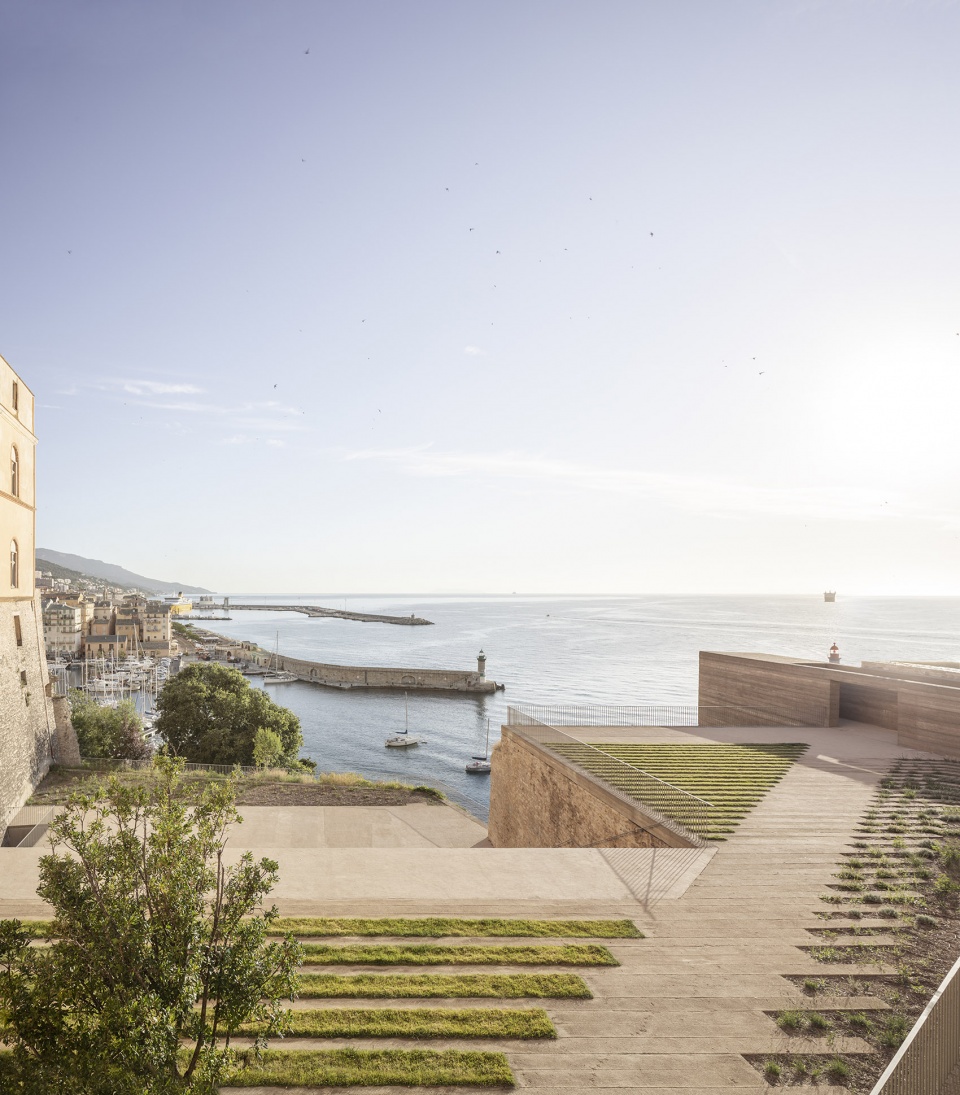 MANTINUM Buzzo Spinelli Architecture