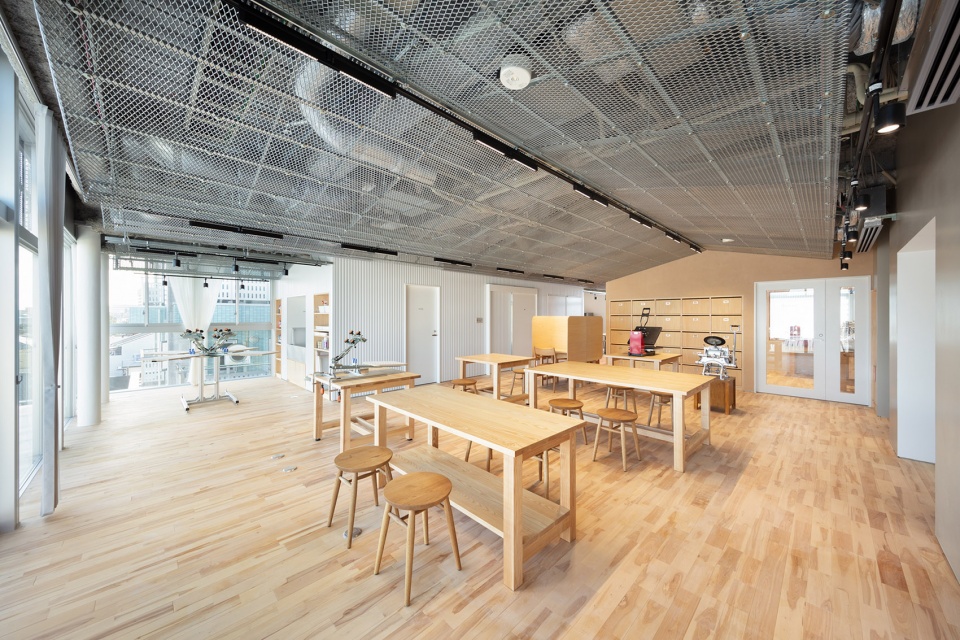 PALETTE Workspace for Continuous Employment Kosuke Bando Architects+nanometer architecture