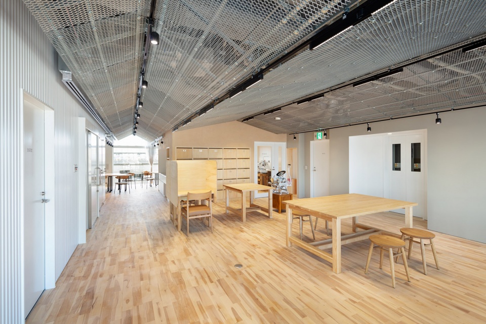 PALETTE Workspace for Continuous Employment Kosuke Bando Architects+nanometer architecture