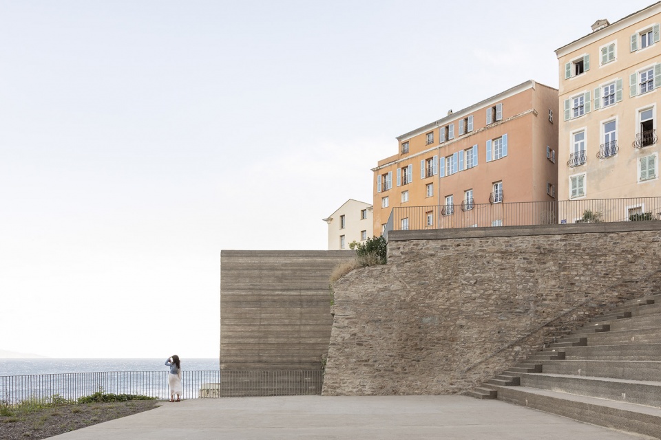 MANTINUM Buzzo Spinelli Architecture
