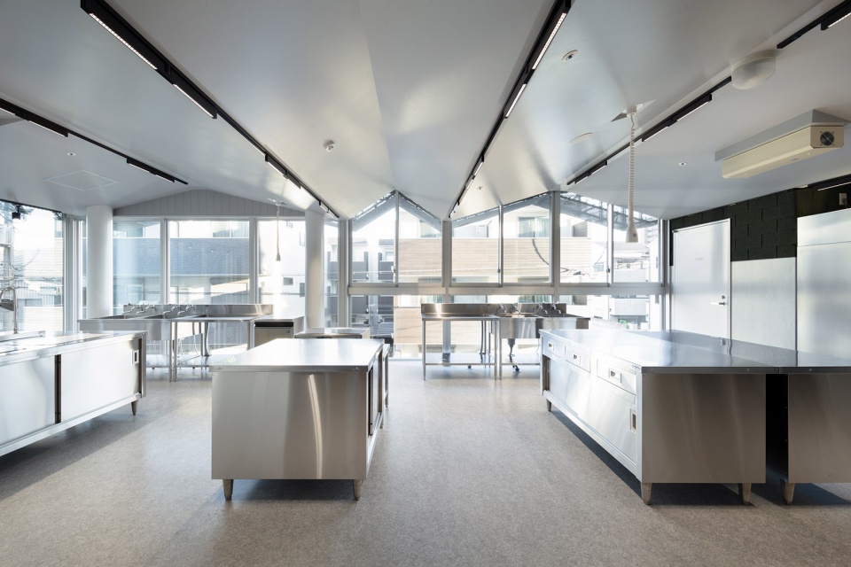 PALETTE Workspace for Continuous Employment Kosuke Bando Architects+nanometer architecture