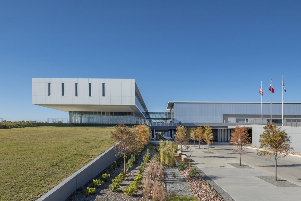 collin college technical campus texas by perkinswill