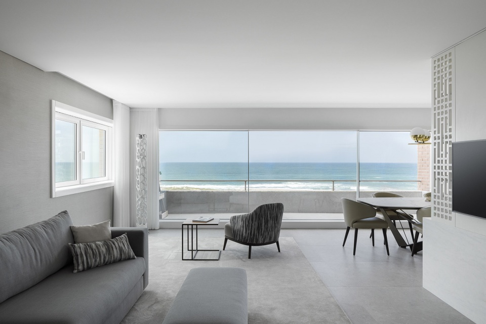 São Felix Apartment by Paulo Moreira Architectures