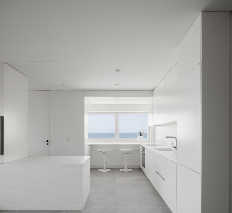 São Felix Apartment by Paulo Moreira Architectures