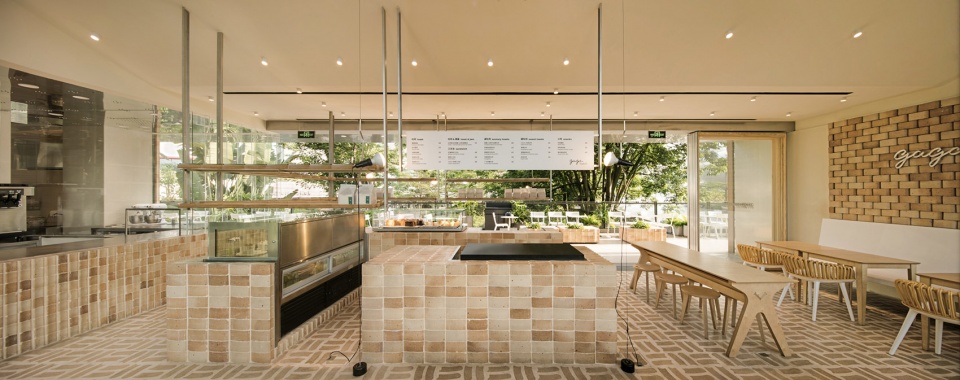 GAGA TOAST China by dongqi Design