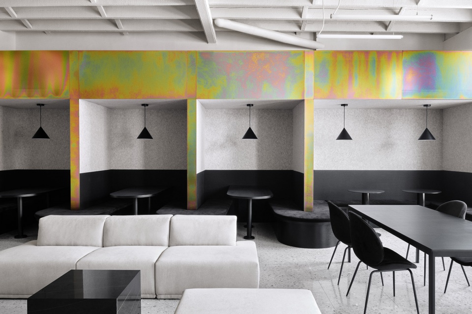 SPACIAL office space by IVY STUDIO INC
