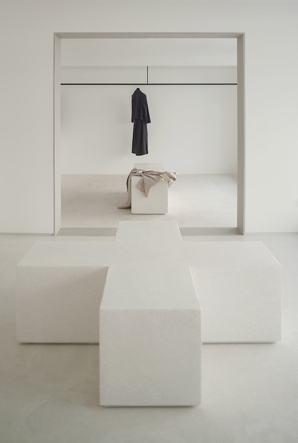 pau flagship store by estudio diir