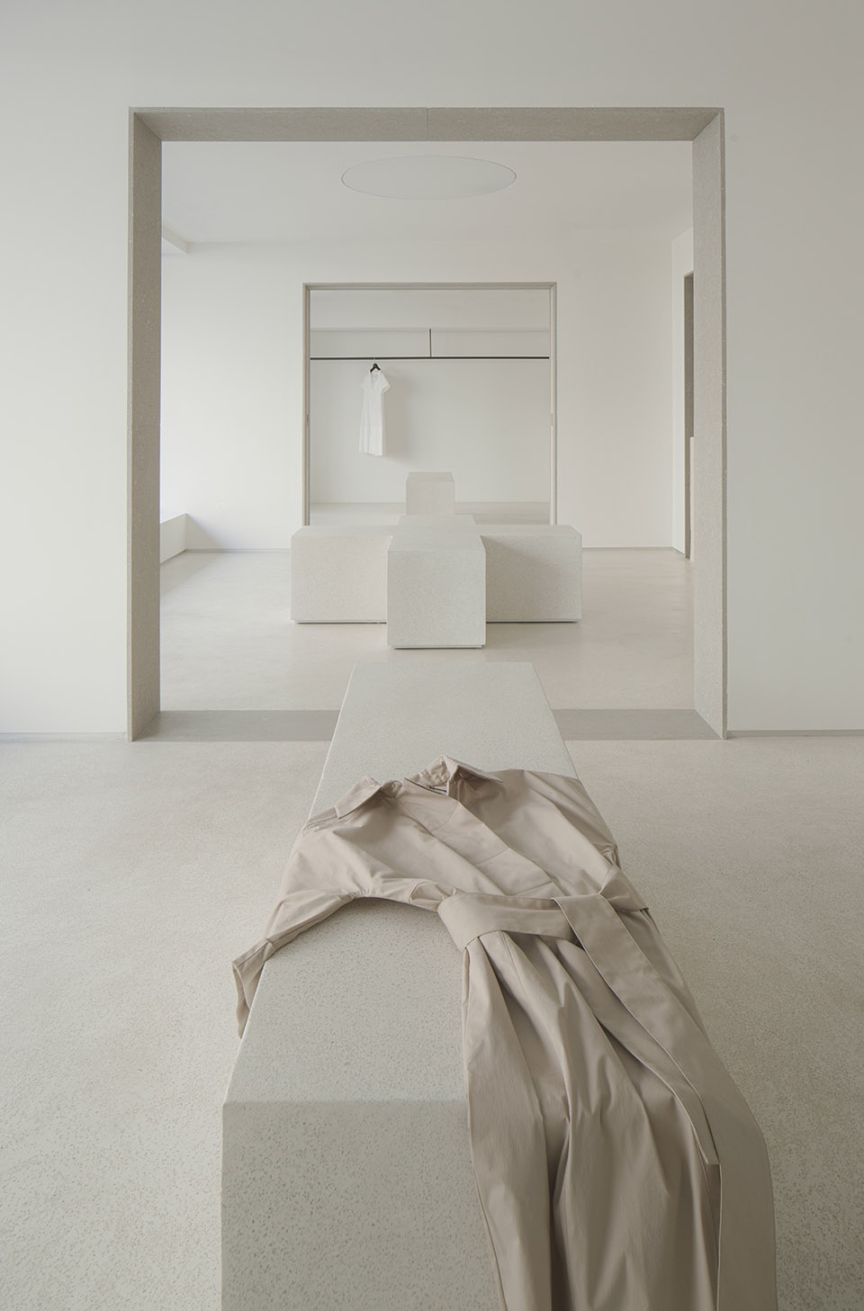 pau flagship store by estudio diir
