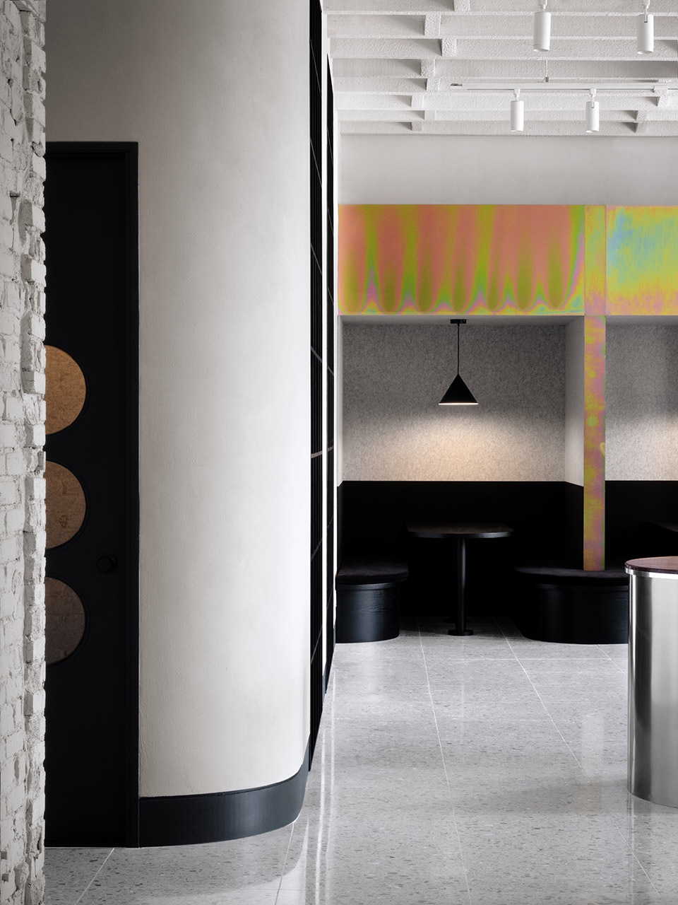 SPACIAL office space by IVY STUDIO INC