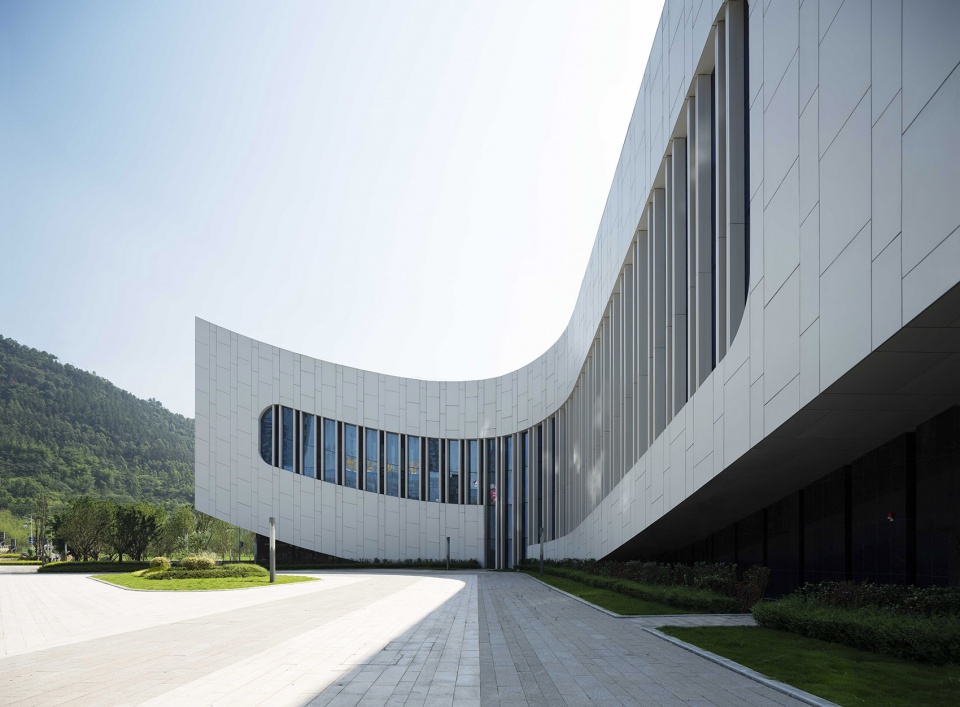 Yibin science and Technology Museum China by TJAD