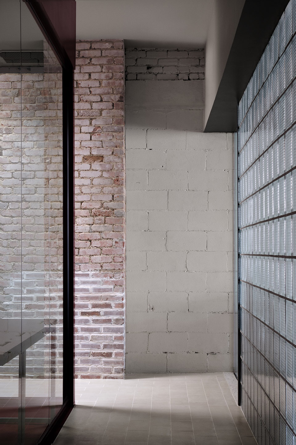 SPACIAL office space by IVY STUDIO INC