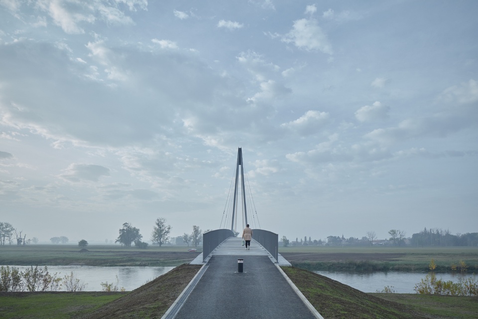 gooood archive footbridge