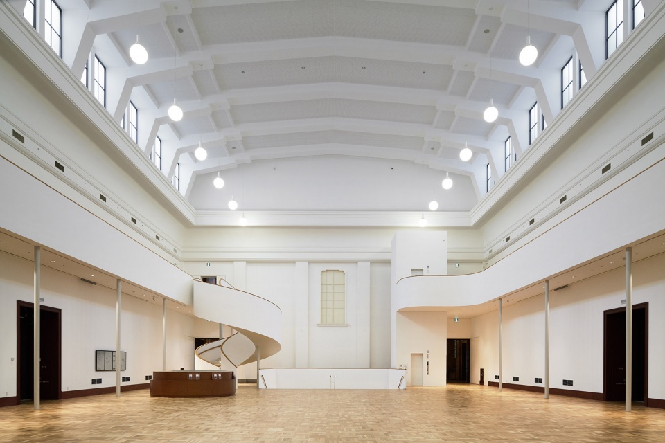 kyoto city kyocera museum of art by tezzo nishizawa architects