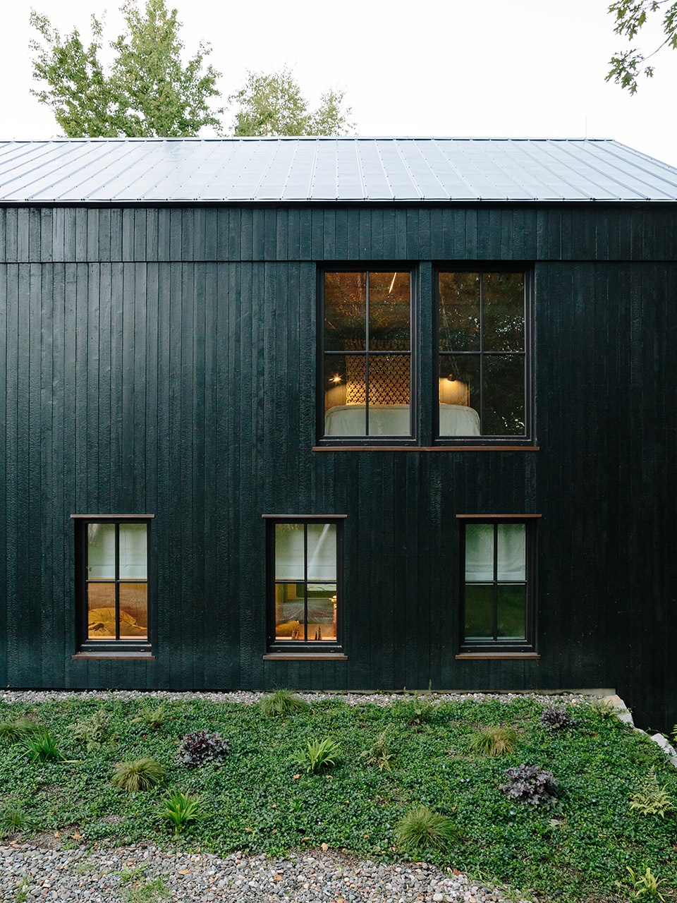 Fox Hall Barn House by BarlisWedlick