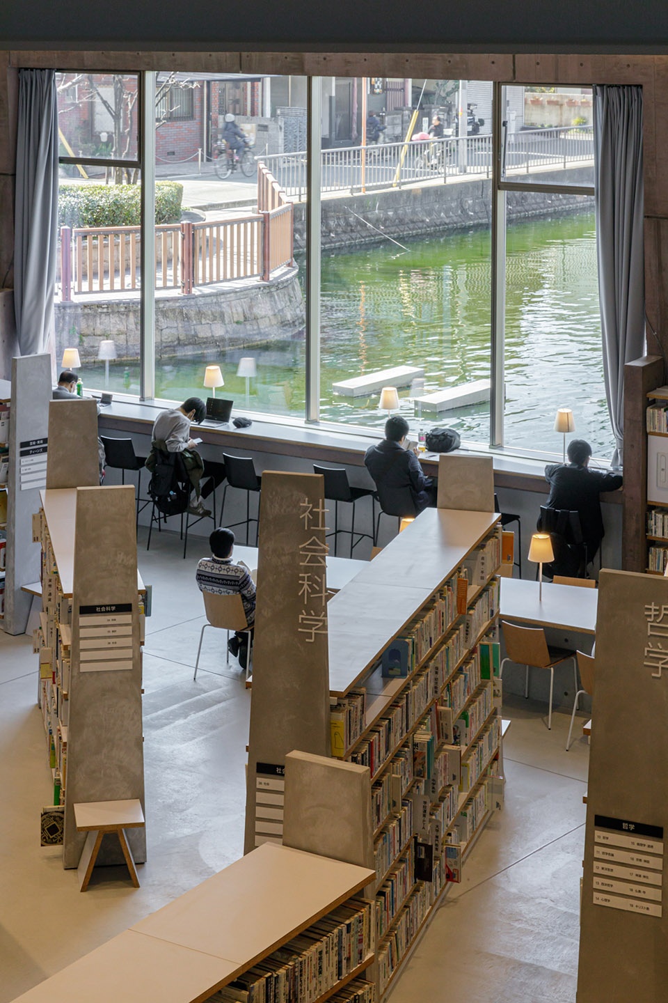 Matsubara Civic Library by MARU architecture