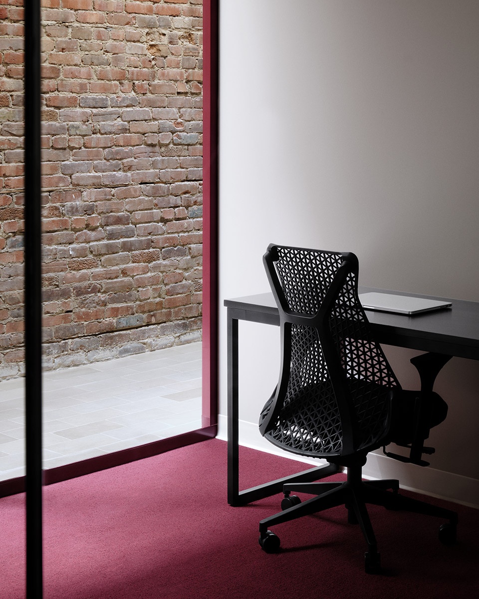 SPACIAL office space by IVY STUDIO INC