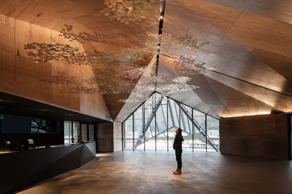CRADLE MOUNTAIN VISITOR CENTRE by Cumulus