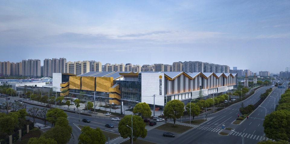 Suzhou Second Workers Cultural Palace by ARTS Group Co Ltd