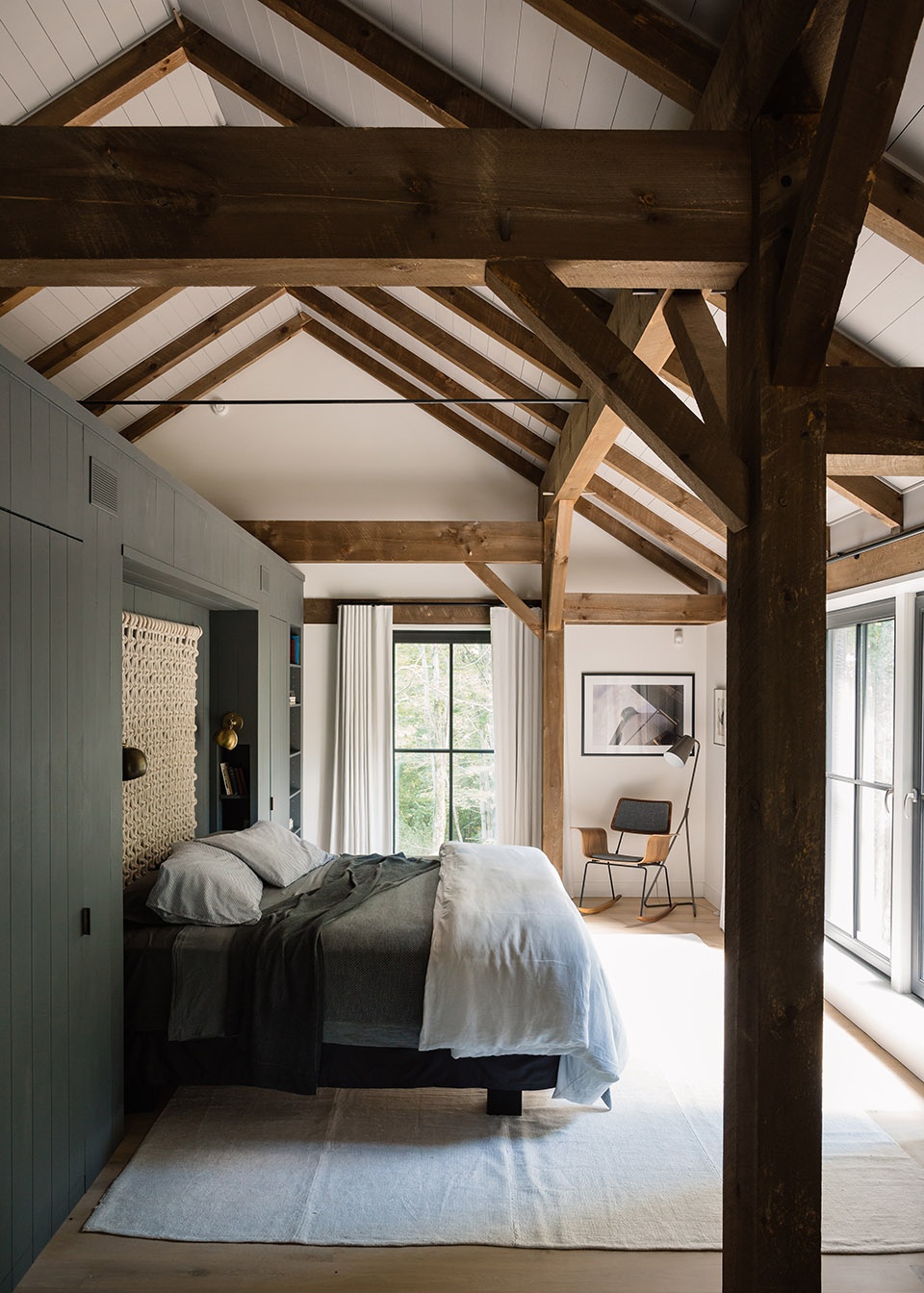 Fox Hall Barn House by BarlisWedlick