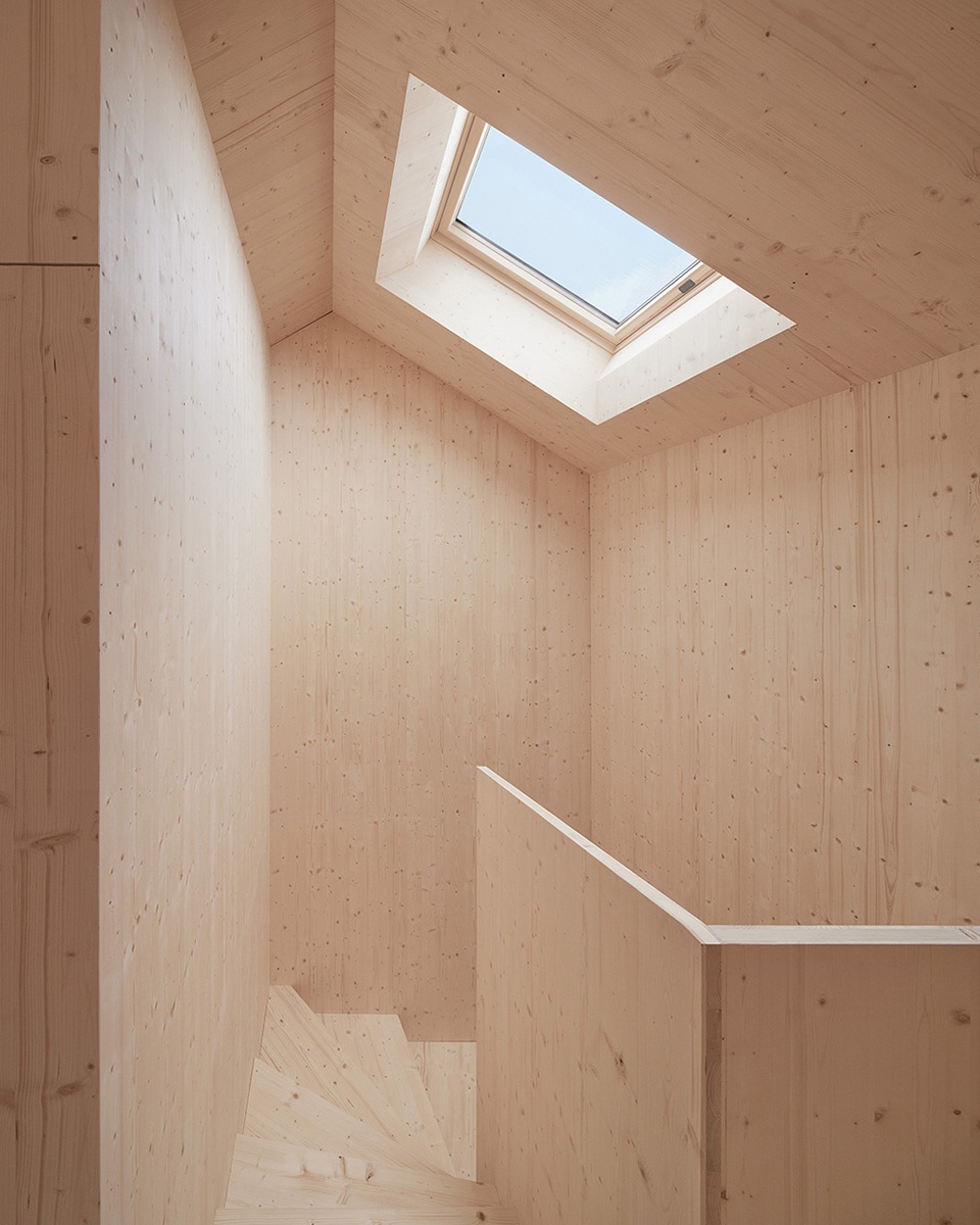 house made of spruce by mwarchitekten