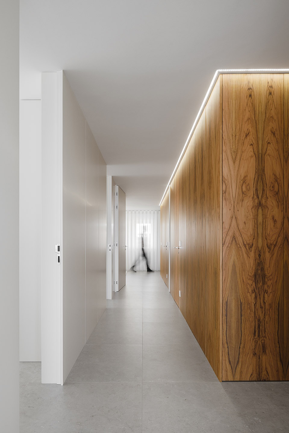 São Felix Apartment by Paulo Moreira Architectures