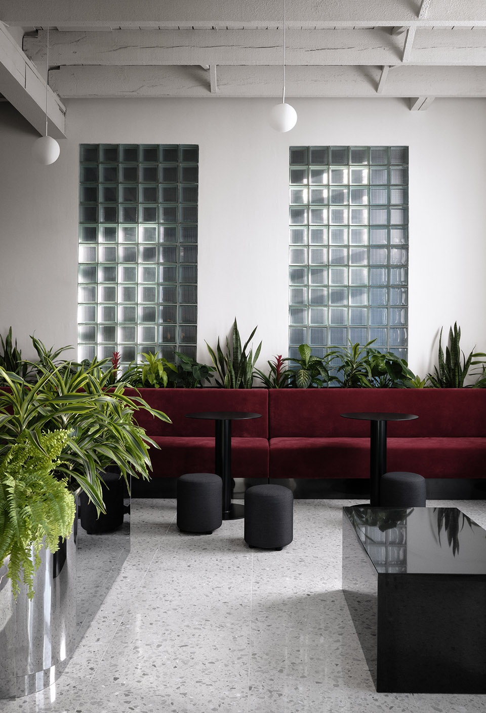 SPACIAL office space by IVY STUDIO INC
