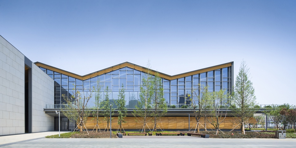 Suzhou Second Workers Cultural Palace by ARTS Group Co Ltd
