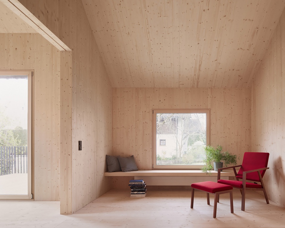 house made of spruce by mwarchitekten