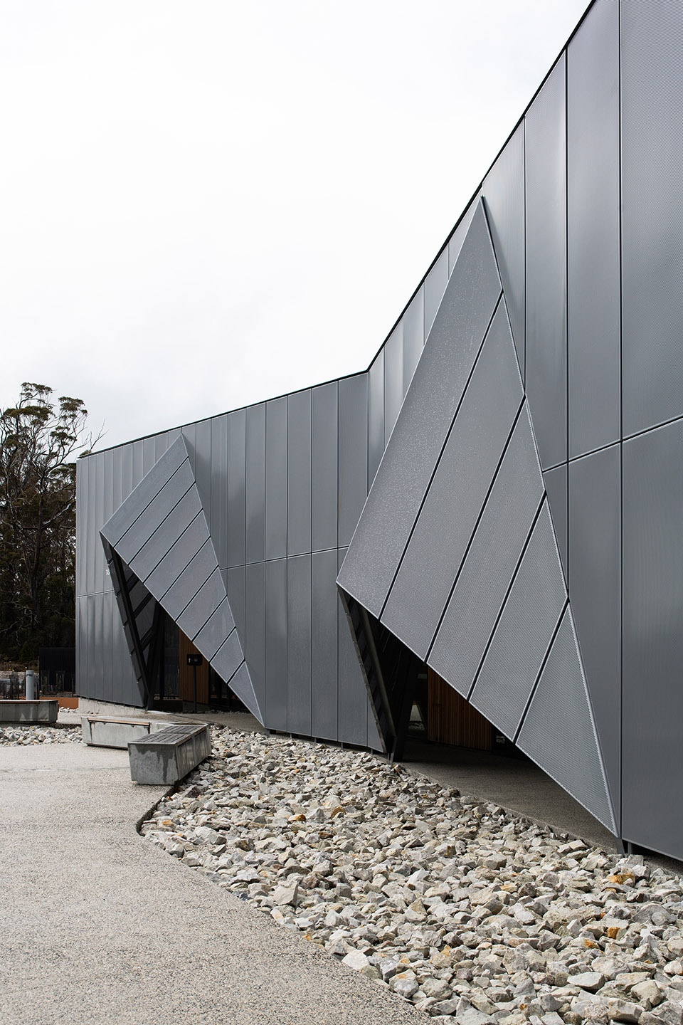CRADLE MOUNTAIN VISITOR CENTRE by Cumulus