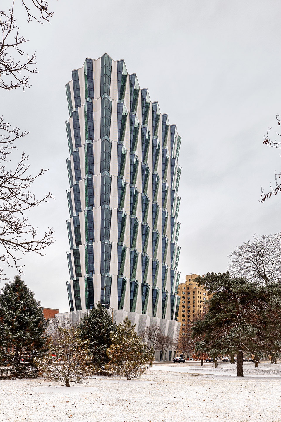 One Hundred residential tower by Studio Gang