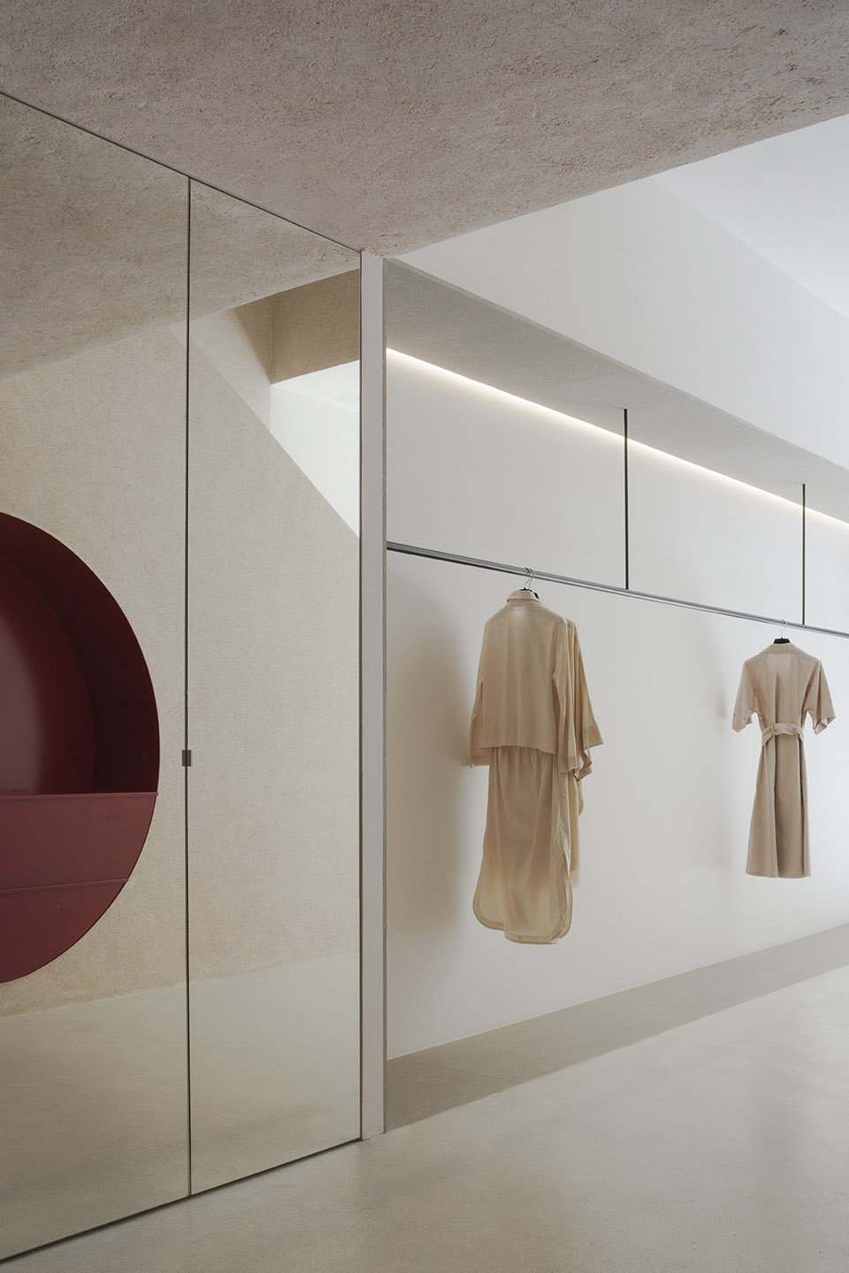 pau flagship store by estudio diir