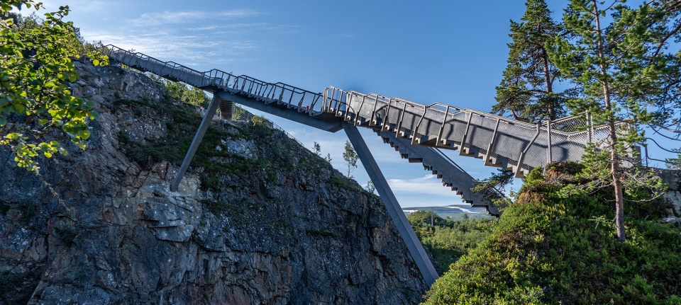 gooood archive footbridge