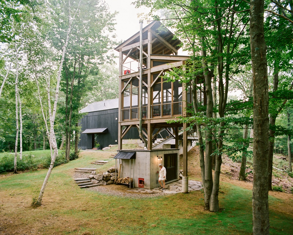 Fox Hall Barn House by BarlisWedlick