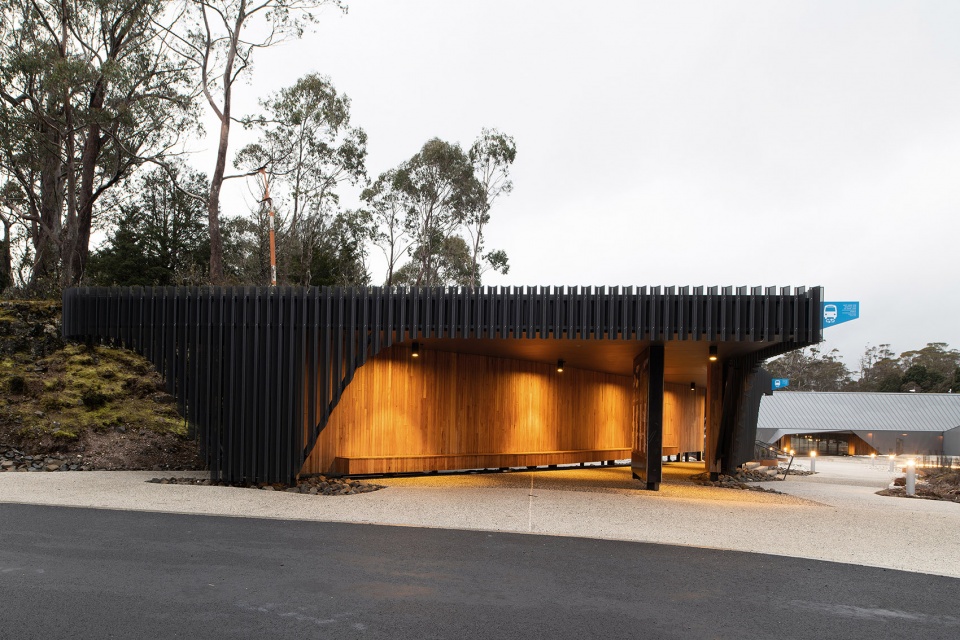 CRADLE MOUNTAIN VISITOR CENTRE by Cumulus
