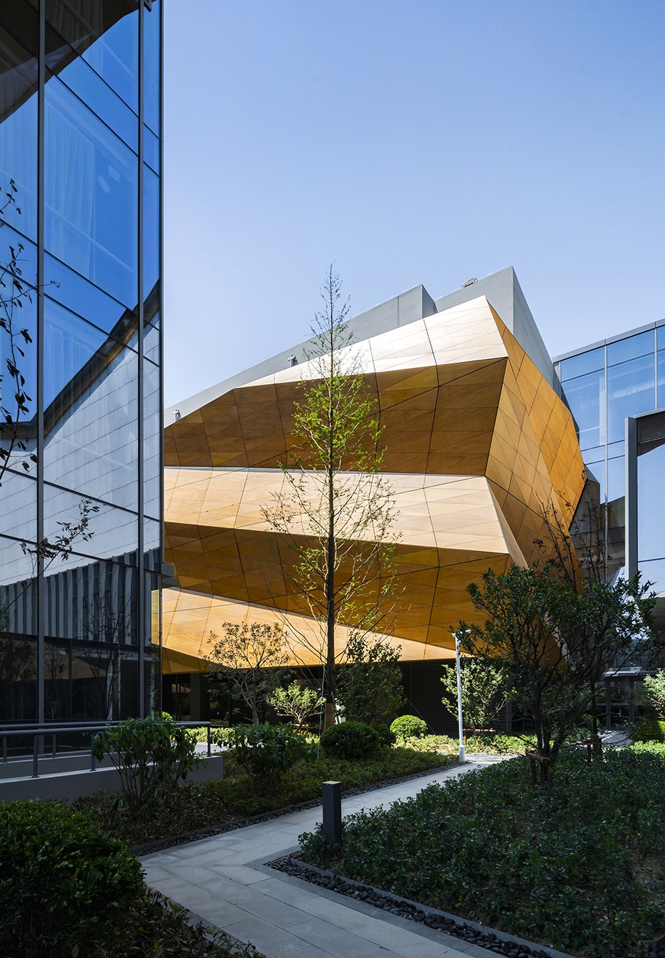Suzhou Second Workers Cultural Palace by ARTS Group Co Ltd