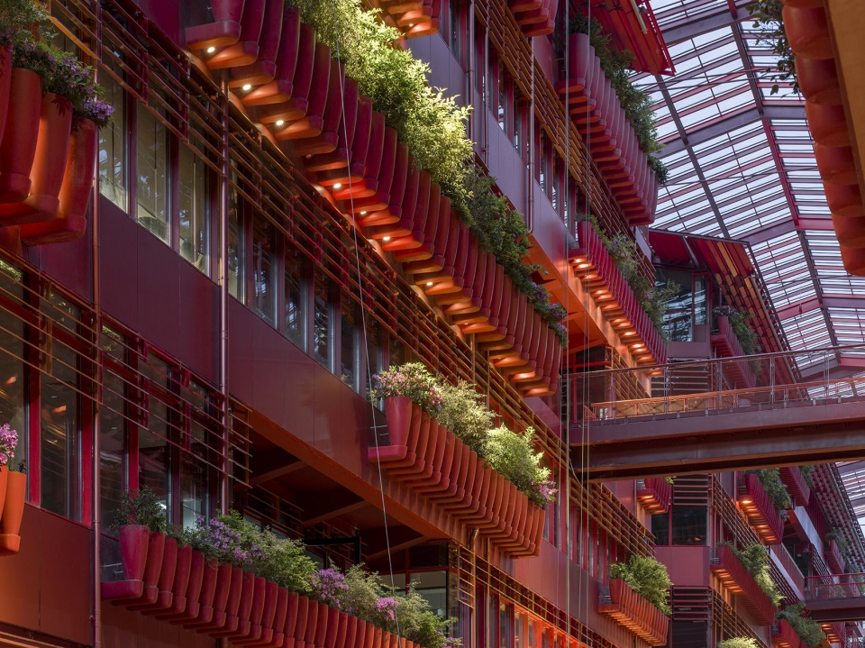 The street of 1000 red jars Jean Nouvel