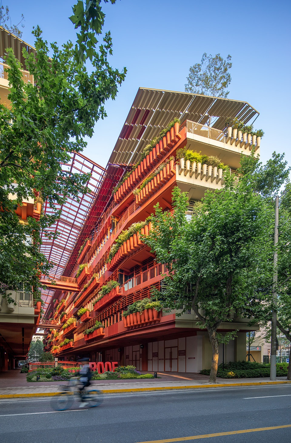 landscape architectural and living facade design for the roof by aspect studios