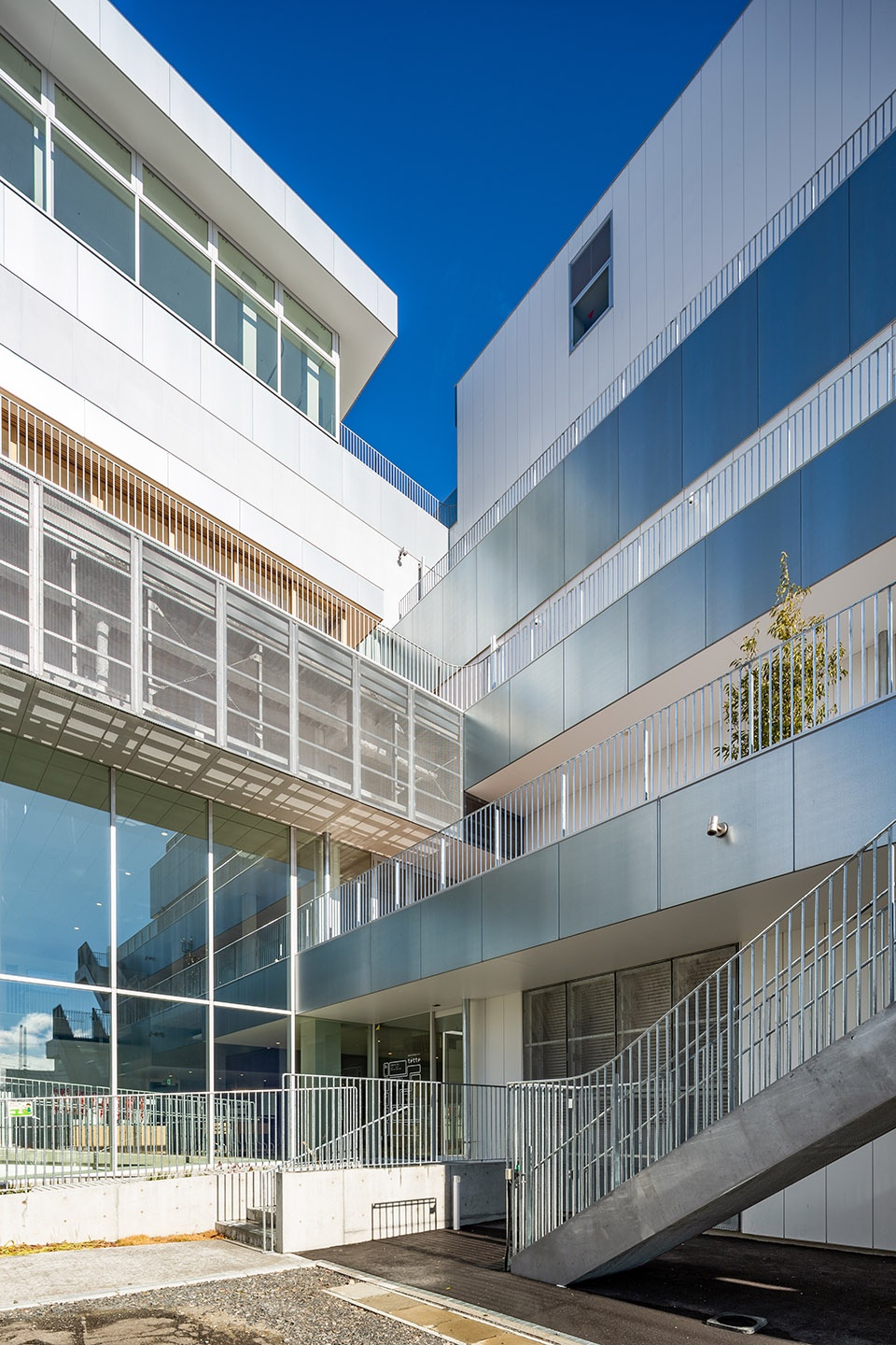 Sukagawa Community Center Unemori Architects