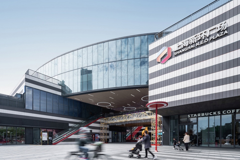 NEO Plaza Shanghai CLOU architects