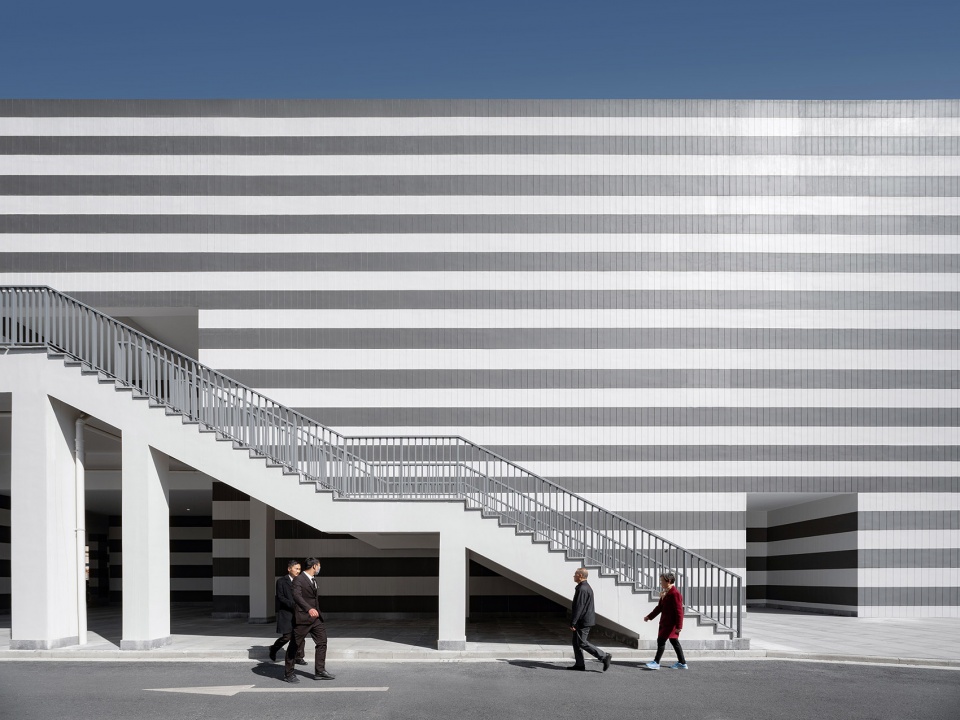NEO Plaza Shanghai CLOU architects