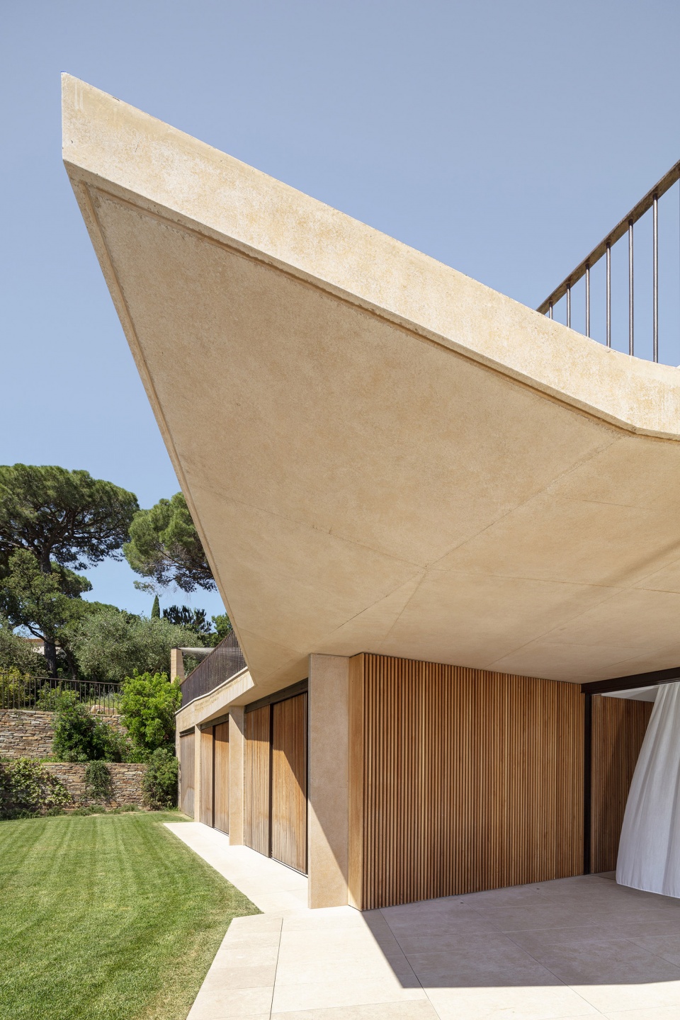 villa varoise south of france by nadaaa