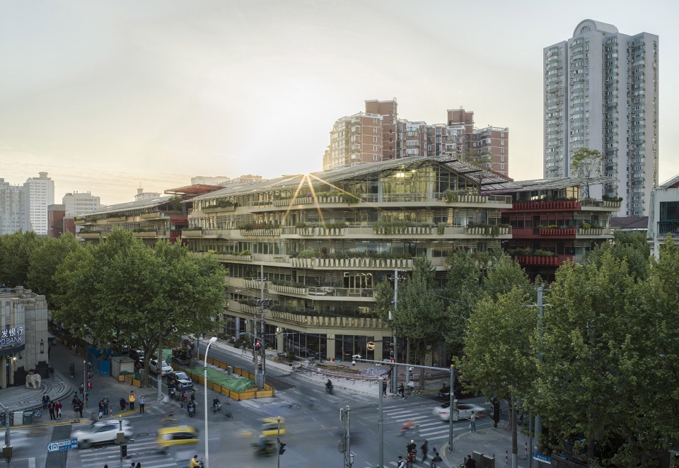 The street of 1000 red jars Jean Nouvel
