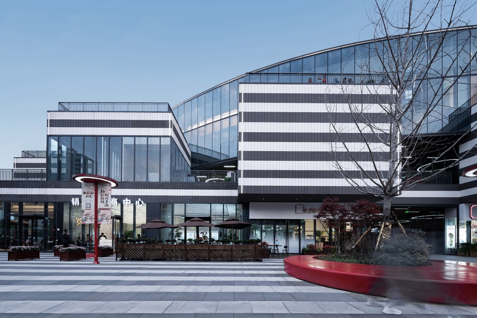 NEO Plaza Shanghai CLOU architects