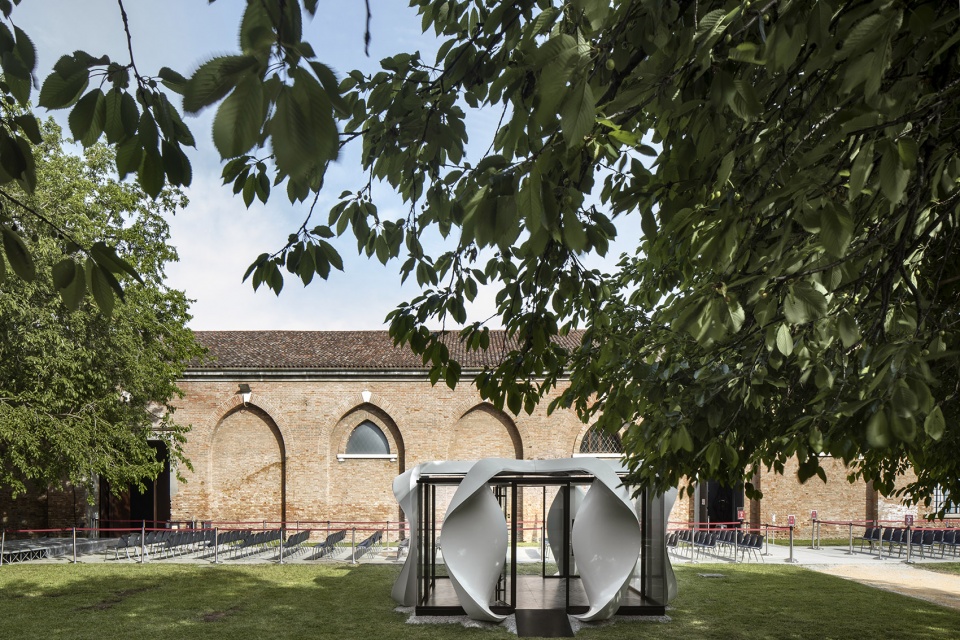alis meeting pod italy by zaha hadid architects